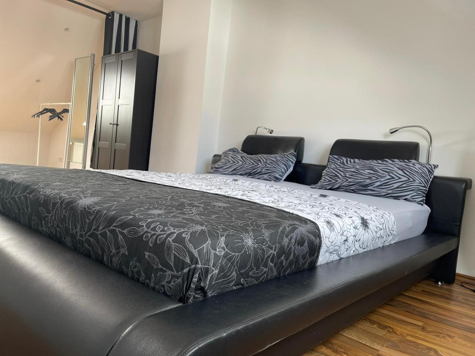 Luxurioeses Zimmer 10Min Zum Universitaet Κάσελ Εξωτερικό φωτογραφία
